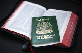 En Tanzanie, le passeport est vert.